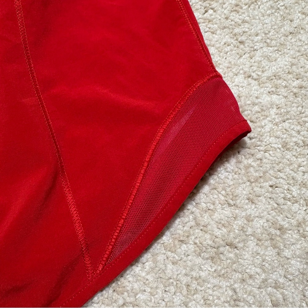 Lululemon Red Hotty Hot Short II *Long 4" First Release Size 6 - Picture 11 of 11